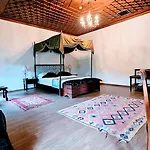 Otantik & Hotel 4*