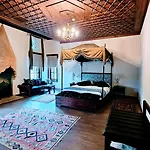 Hotel Otantik &