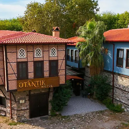Hotel Otantik & 4*