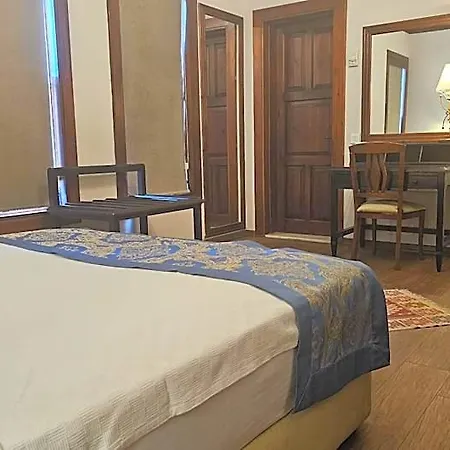Hotel Otantik &
